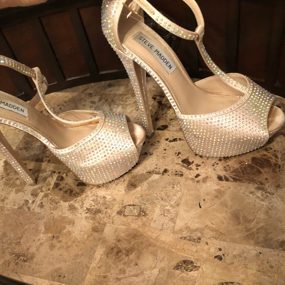 Shoes - Picture 3 of 3